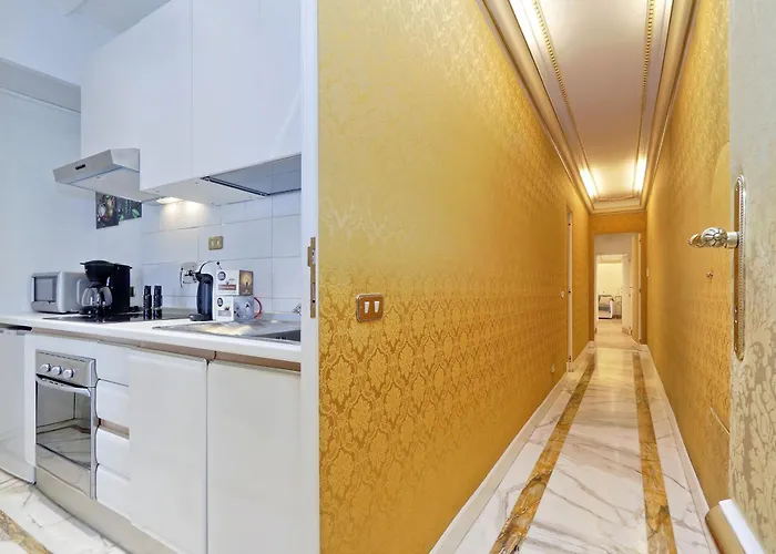 Tritone Luxury House ローマ